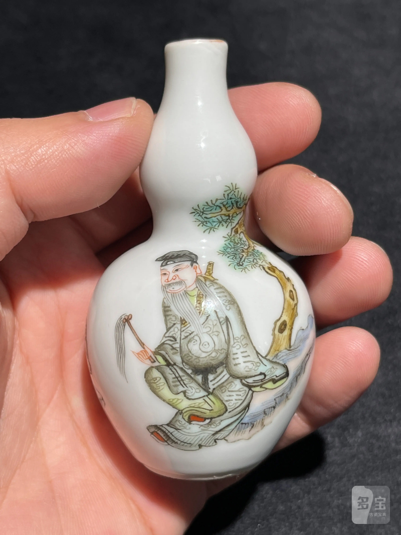 清咸丰 粉彩神仙人物纹小葫芦瓶一对 - 图2